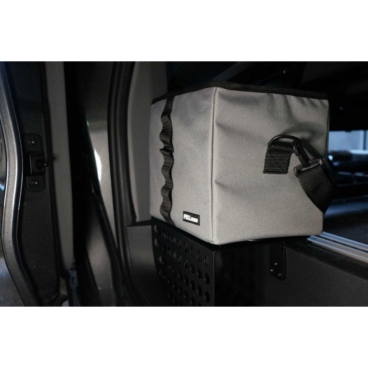 Trittstufenregal FELLEISEN Stuva - das Trittstufenregal fuer den VW T7 Transporter-Caravelle - Ford Tourneo Custom V710 STV 0102 32