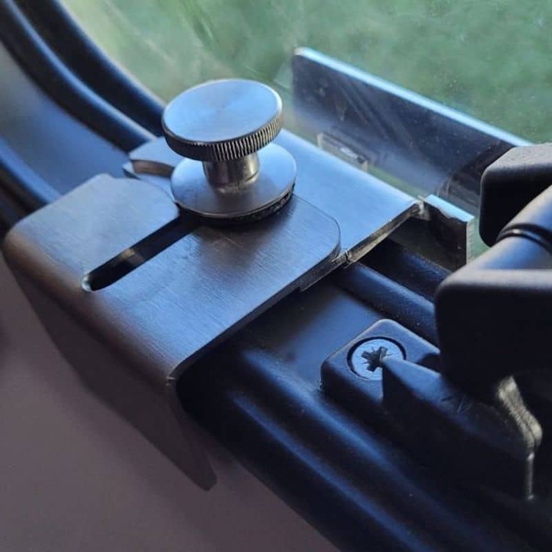 Einbruchschutz SECURE CAMPER Sicherheitsprofil Dometic-Polyvision rahmenlos- Groesse S- schwarz 