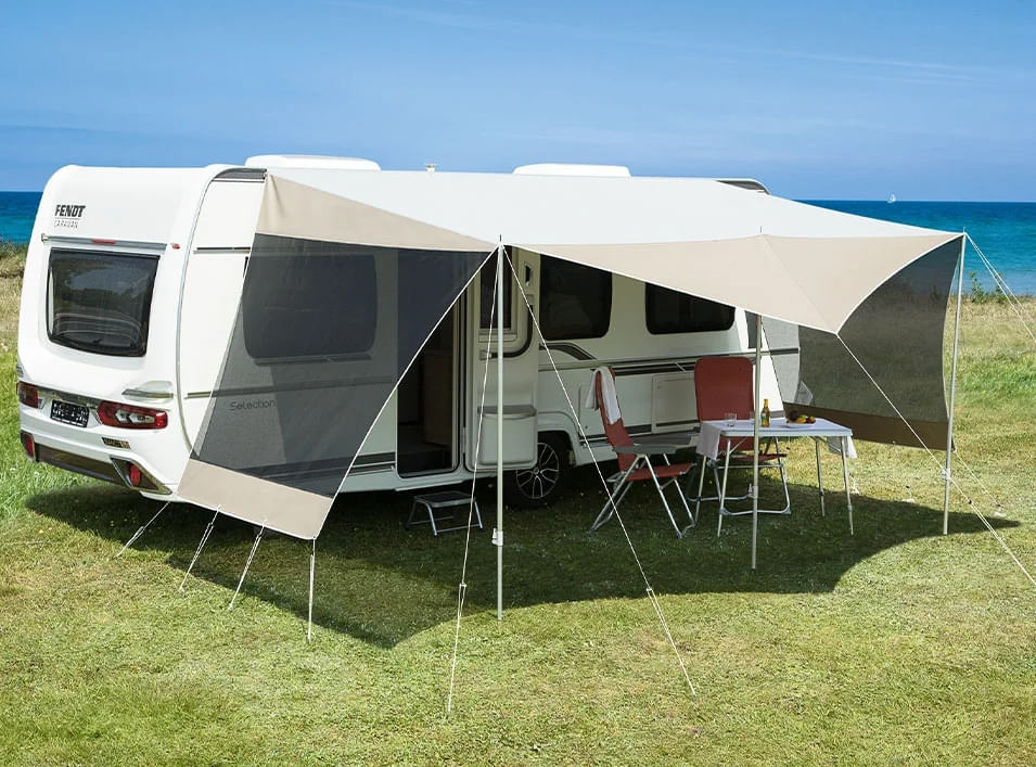 DWT Sonnenvordach Coco Gr. 1 330 x 240-320 cm mit 28 mm Aufstellstangen - 1871011