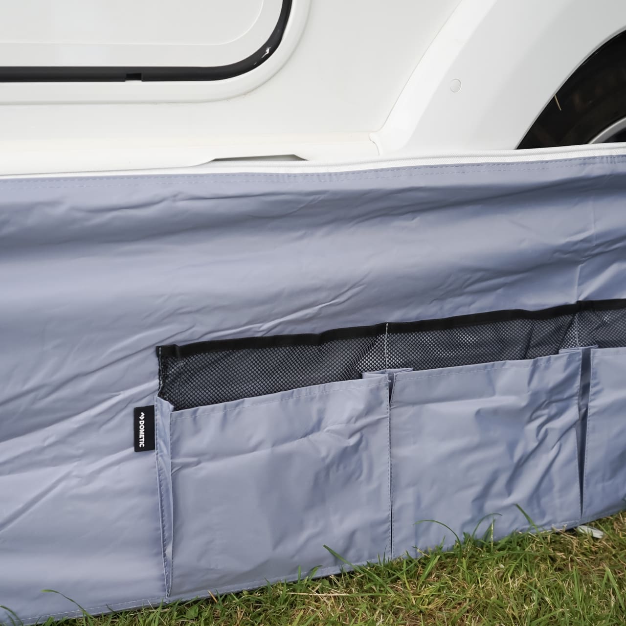 DOMETIC Pro Organizer Skirt Caravankeller Skirting 600x60 cm - 9120000391