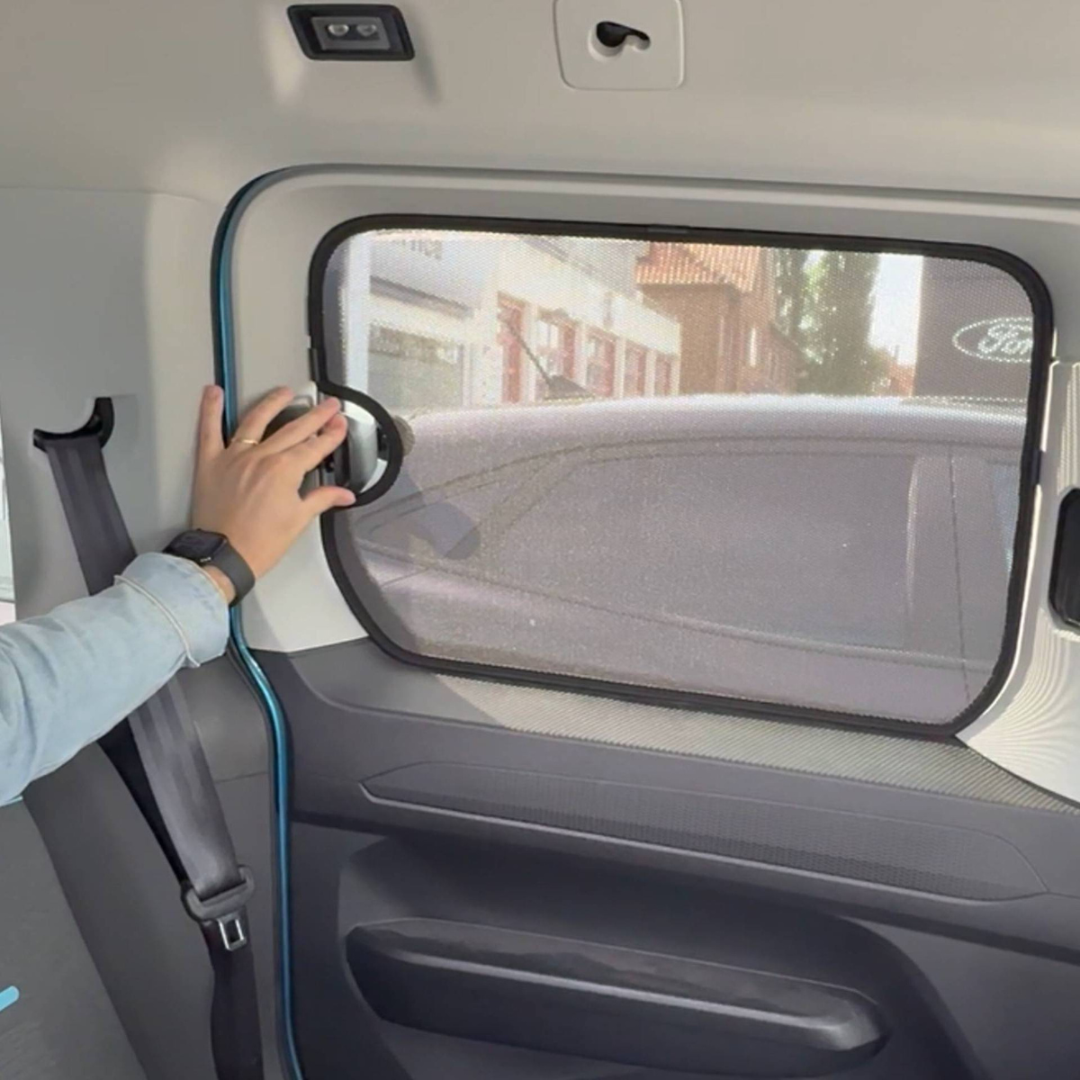 WINDESA SunClip Sonnenschutz - Sichtschutz Ford Grand Tourneo Connect mit Ausstellfenster ab Bj. 2022 Set A2BC-FO