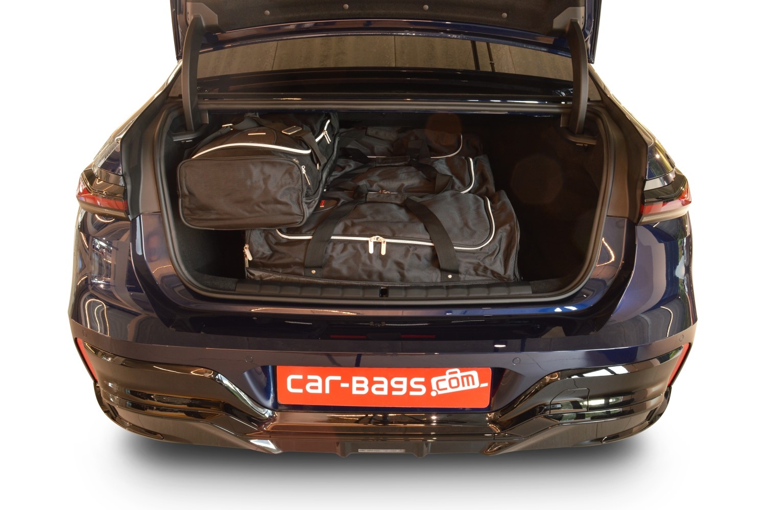 Car Bags B17301S BMW i7 -G70- 4-Tuerer Bj- 22- Reisetaschen Set- Auf Ihr Auto massgeschneidert- Das Original