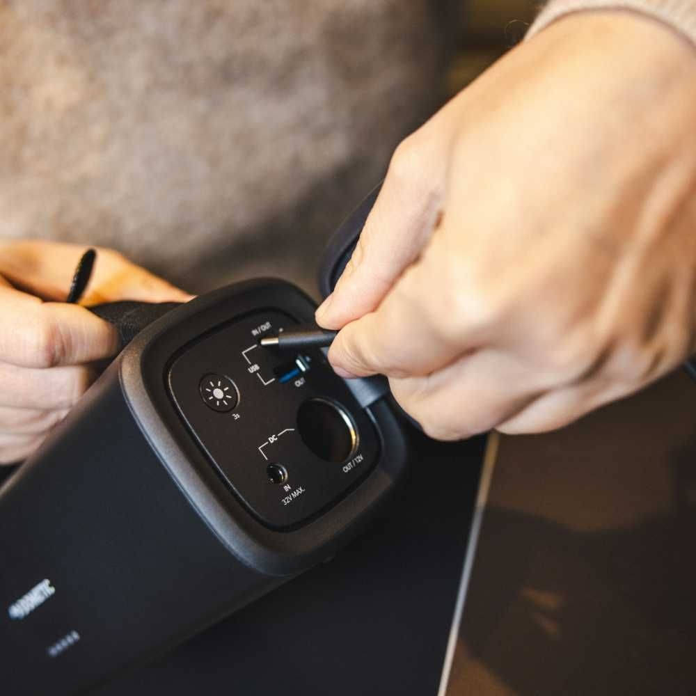 DOMETIC PLB15 Tragbare Lithium-Eisenphosphat-Batterie mit Leuchte 15 Ah - 9620012451