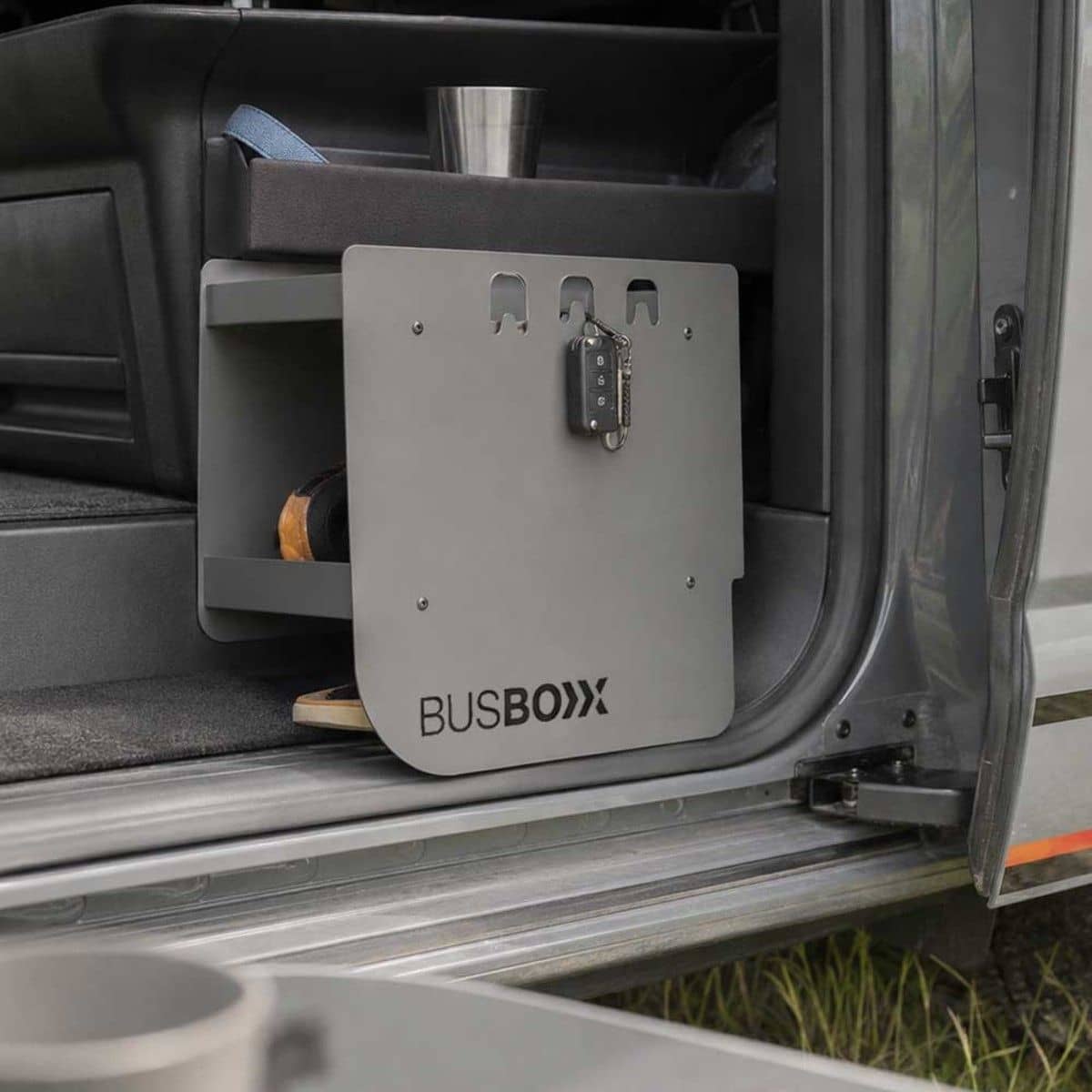 BUSBOXX shoeBOXX DIY schoenenopslag VW T5/T6/T6.1 schuifdeur bestuurderszijde Schuhaufbewahrung BUS-BOXX shoeBOXX DIY VW T5-T6-T6.1 Schiebetuer Fahrerseite 1191