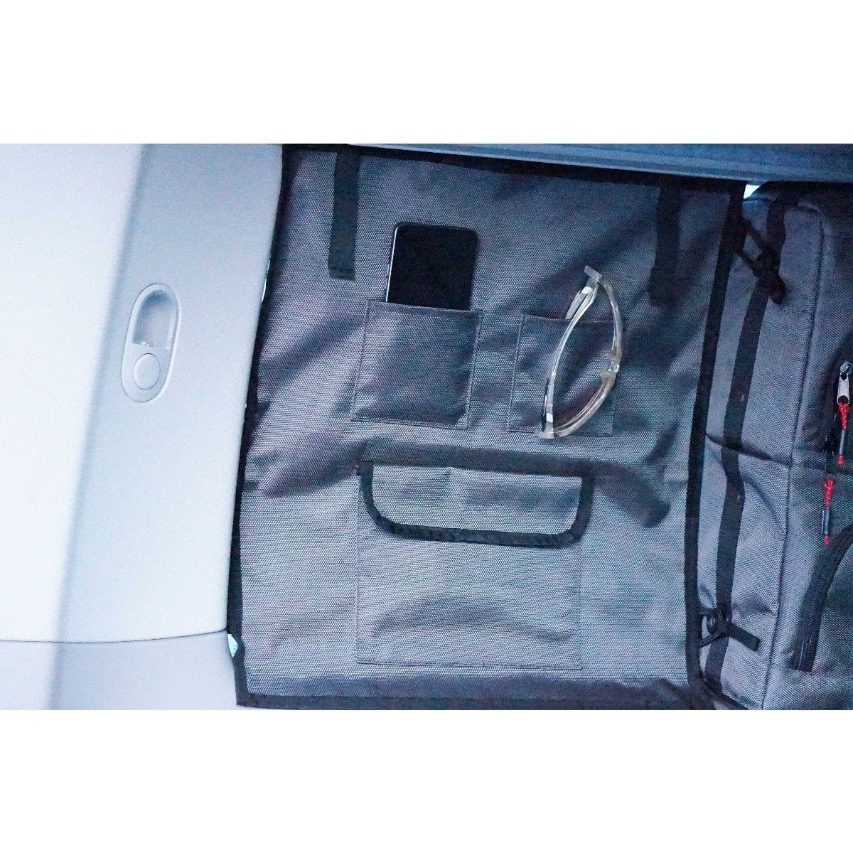 Fenstertaschen-Set FELLEISEN 1x BasicONE - 1x Vorhang fuer VW California Ocean-Coast T5-T6-T6.1- Fahrer- oder Beifahrerseite- Felleisengrau- ohne Thermomatte TST 2227 19
