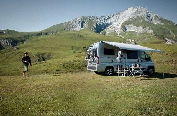 Thule Omnistor 6300 Pack 4.00m - 302441 - Markise THULE Omnistor 6300 Paket Fiat Ducato 400 cm weiss