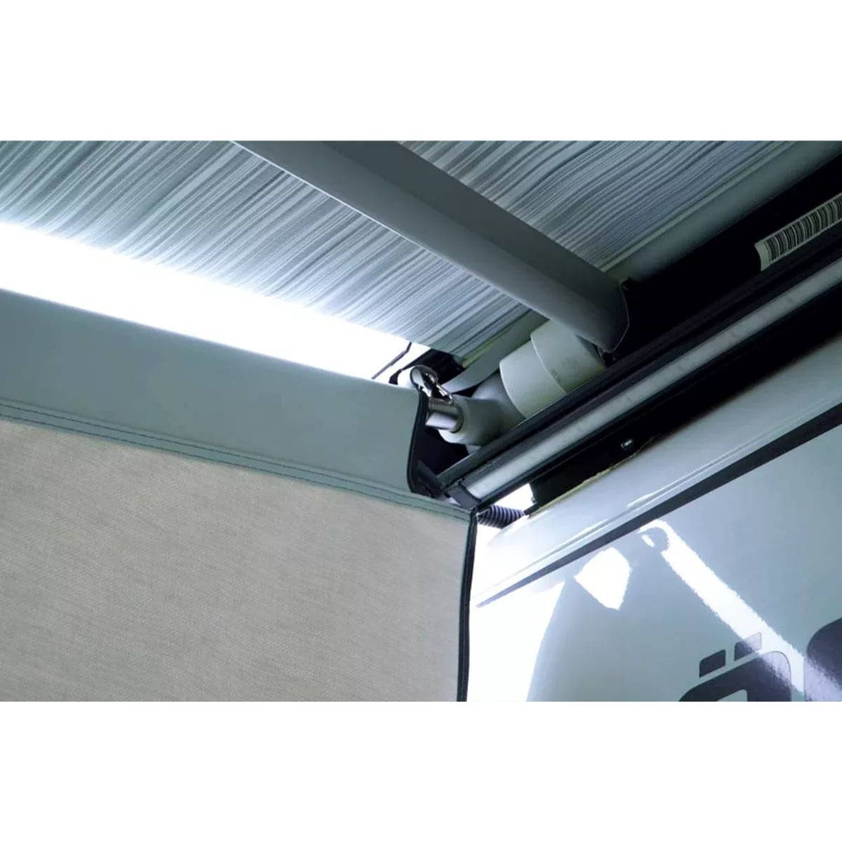 HAHN ZELTE Markisen-Seitenwand BARI Hoehe 225-255cm Auszug 250cm Rechts fuer Thule 5200-6200-630 - Z01066H1_RE