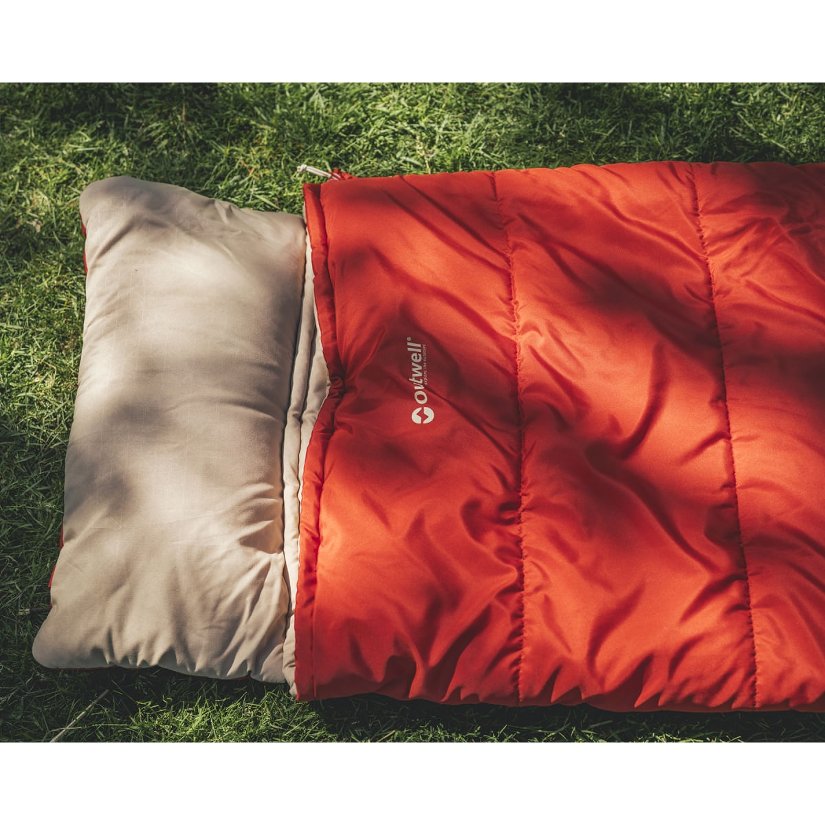 Outwell Contour Lux Red Deckenschlafsack- Zipper links- 220x85 cm - 230488