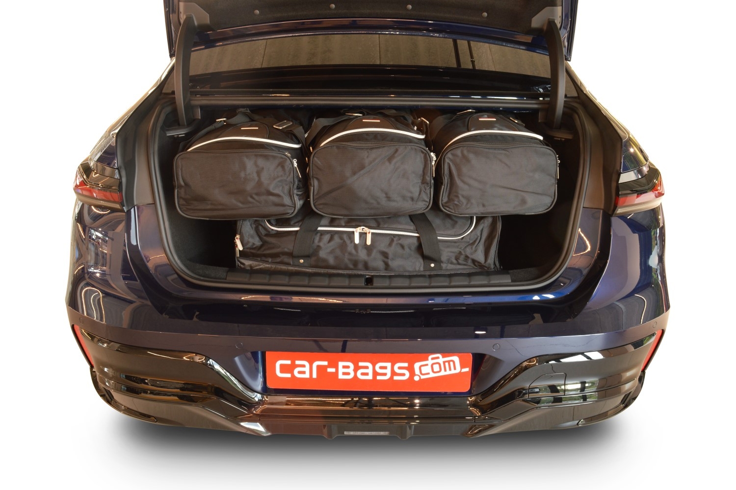 Car Bags B17301S BMW i7 -G70- 4-Tuerer Bj- 22- Reisetaschen Set- Auf Ihr Auto massgeschneidert- Das Original