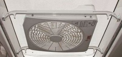 Ventilatorkit FIAMMA Turbo Kit voor dakluik - gecontroleerde retour Ventilator Kit FIAMMA Turbo Kit fuer fuer fast alle Dachhauben mit einem Einbaumass von 40 x 40 cm bis 50 x 70 cm -z-B. Fiamma Vent 50- OmniVent- Dometic Mini Heki oder Midi Heki -nicht Plus-Version--