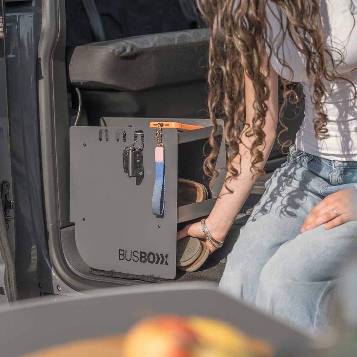 Schuhaufbewahrung BUS-BOXX shoeBOXX DIY VW T5-T6-T6.1 Schiebetuer Beifahrerseite 1036