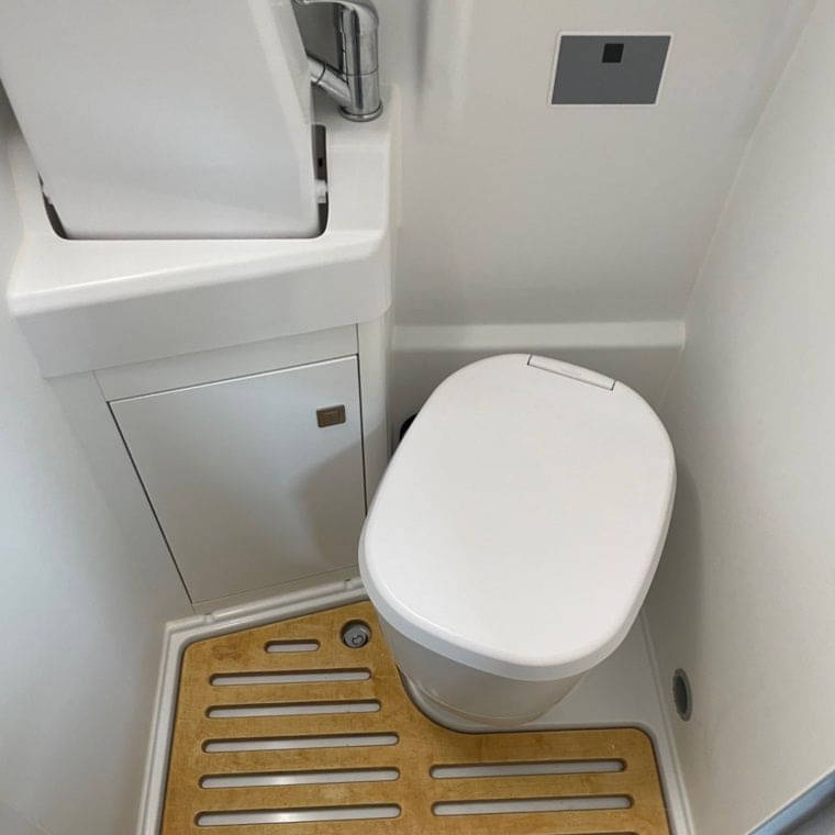 CLESANA Toilette C1 mit L-Adapter - EU-10010010