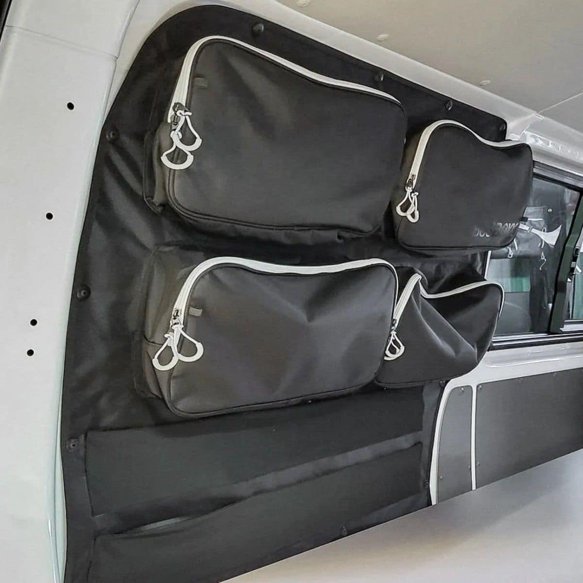 Organizer-Tasche BUS-BOXX utilitywallBOXX Tasche- 97x109 cm- VW T5-T6-T6.1 Fahrerseite 2036