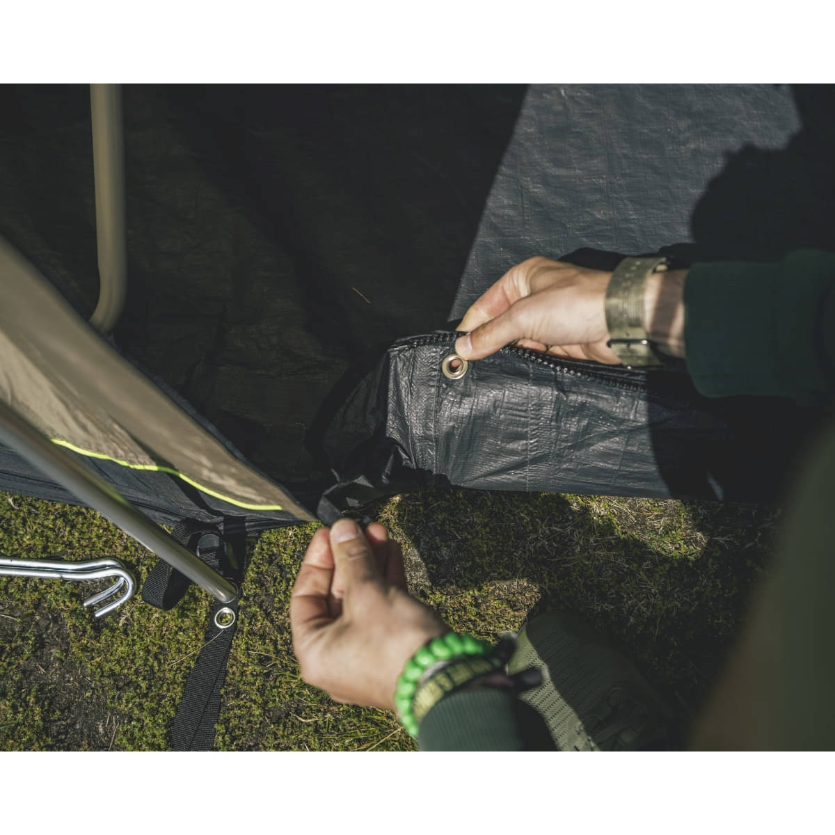 Outwell Busvorzelt Heckzelt Desert Van inkl. Gestaengeset Stahl- Teppich und Unterlage - 111556