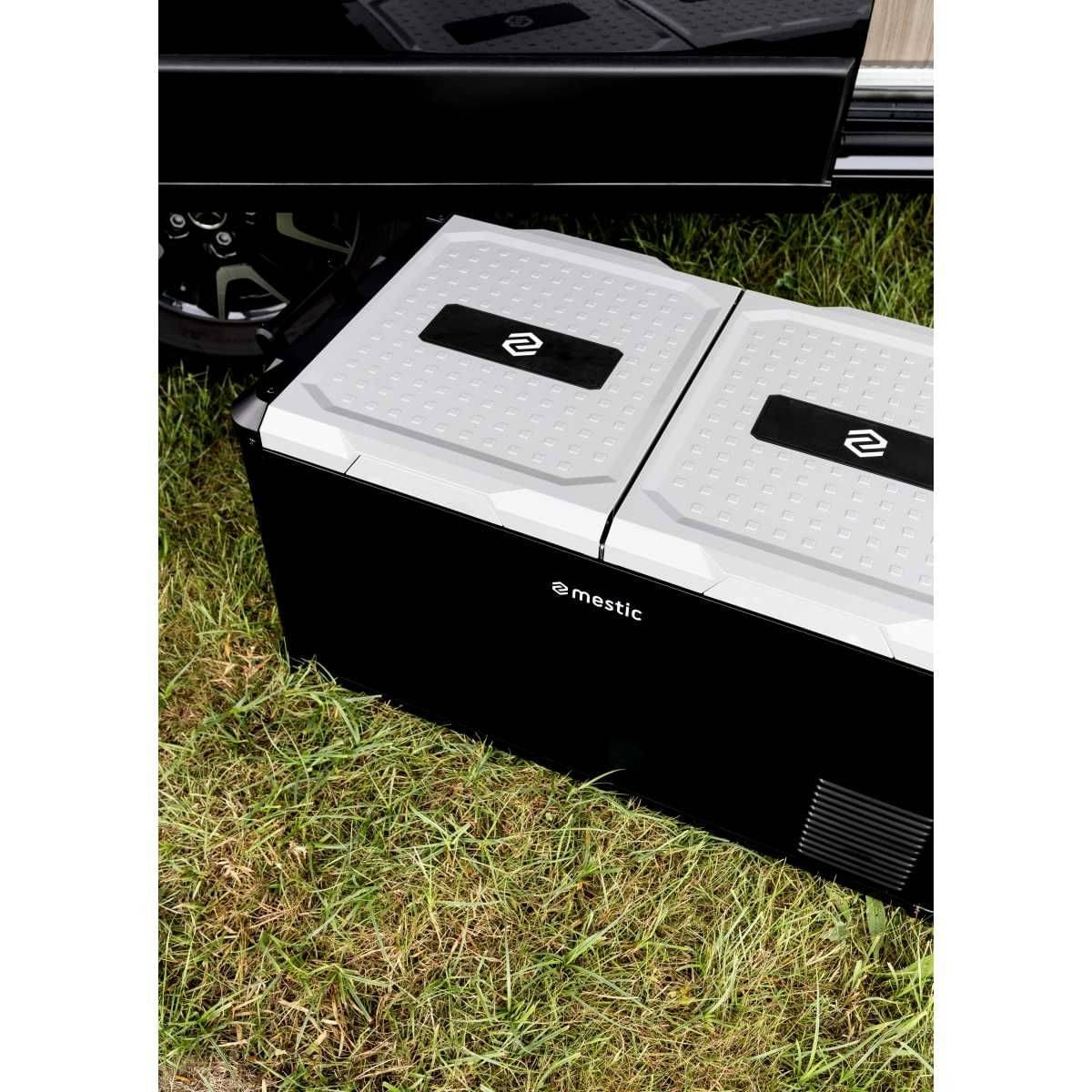 Mestic MCCP-90 Dual Zone Performance-Kompressor Kühlbox 12/24/230 V 90 L Mestic MCCP-90 Dual Zone Performance-Kompressor Kuehlbox 12-24-230 V 90 L - 1512660