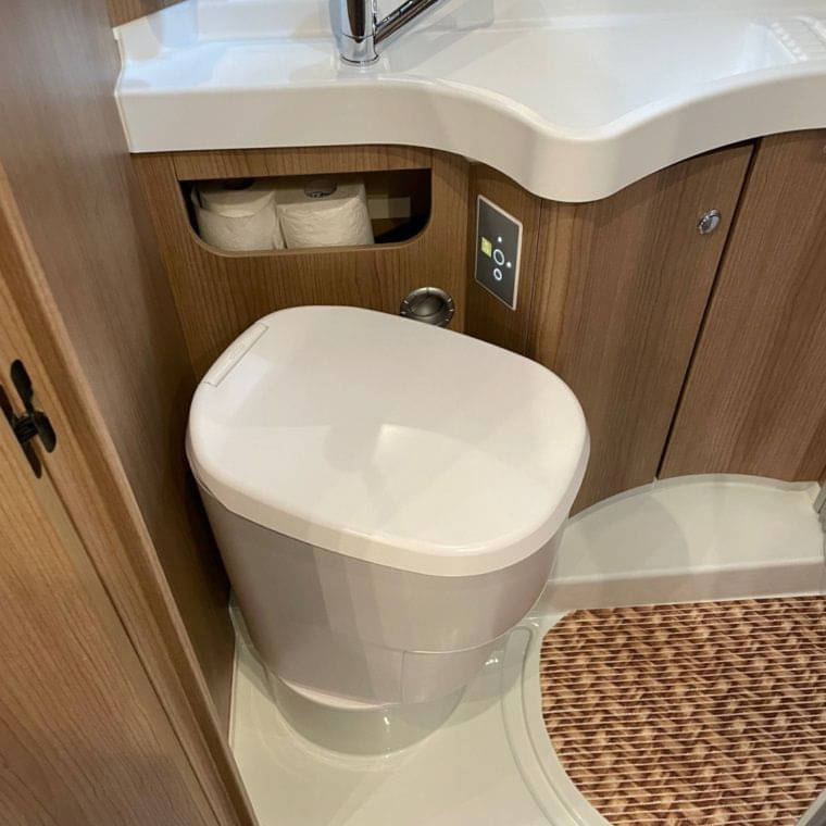 CLESANA Toilette C1 mit L-Adapter - EU-10010010