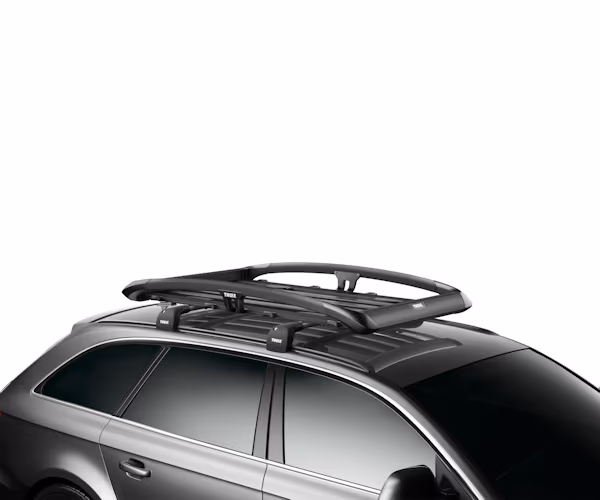 Dachgepäckträger auf einem Fahrzeugdach