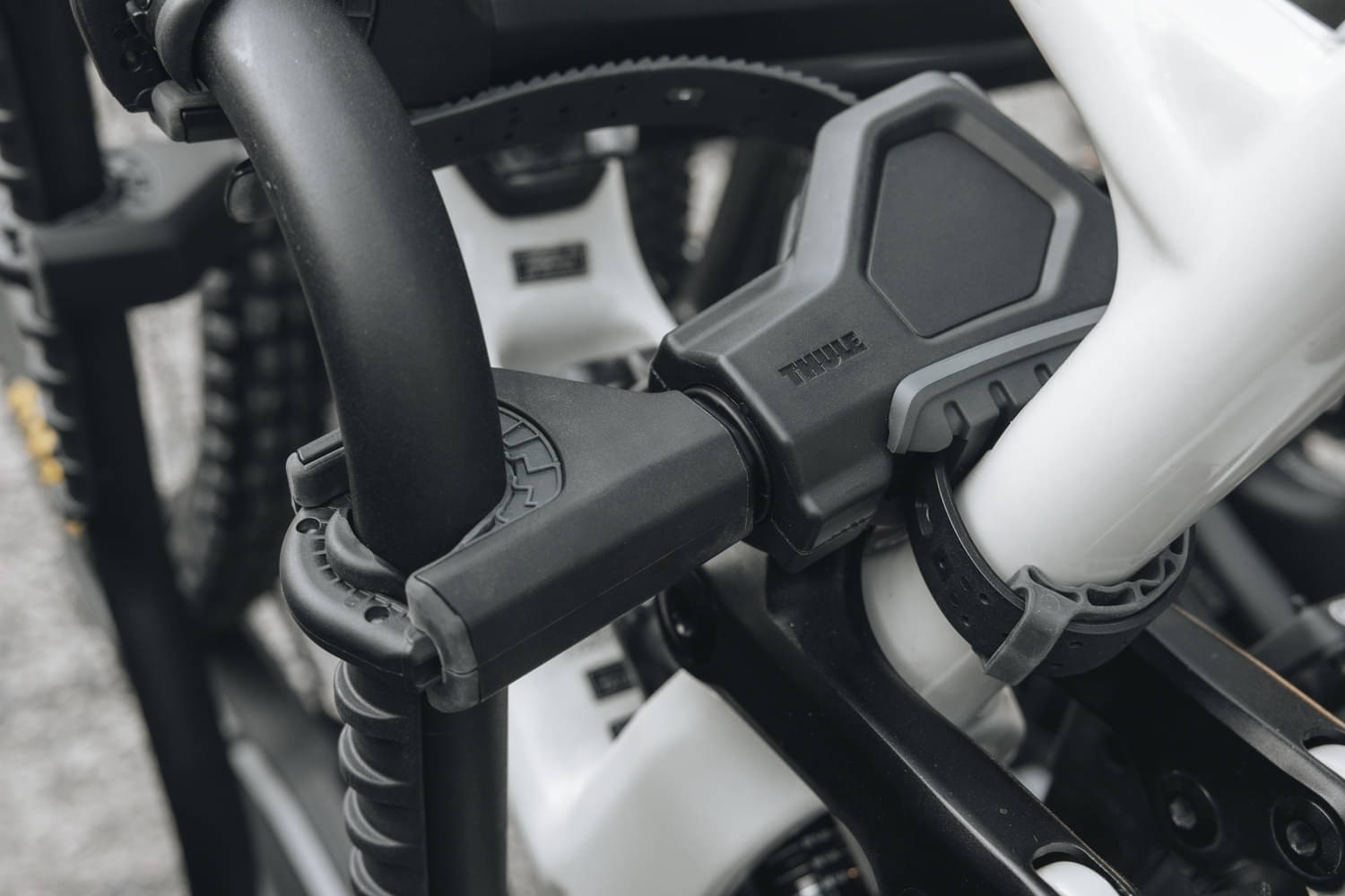 THULE EasyFold 3 3B Fahrradträger inkl. Tasche und Rampe THULE 945 EasyFold 3 3B Fahrradtraeger inkl. Tasche und Auffahrschiene - Thule Artikelnummern- 9451 9456 9787