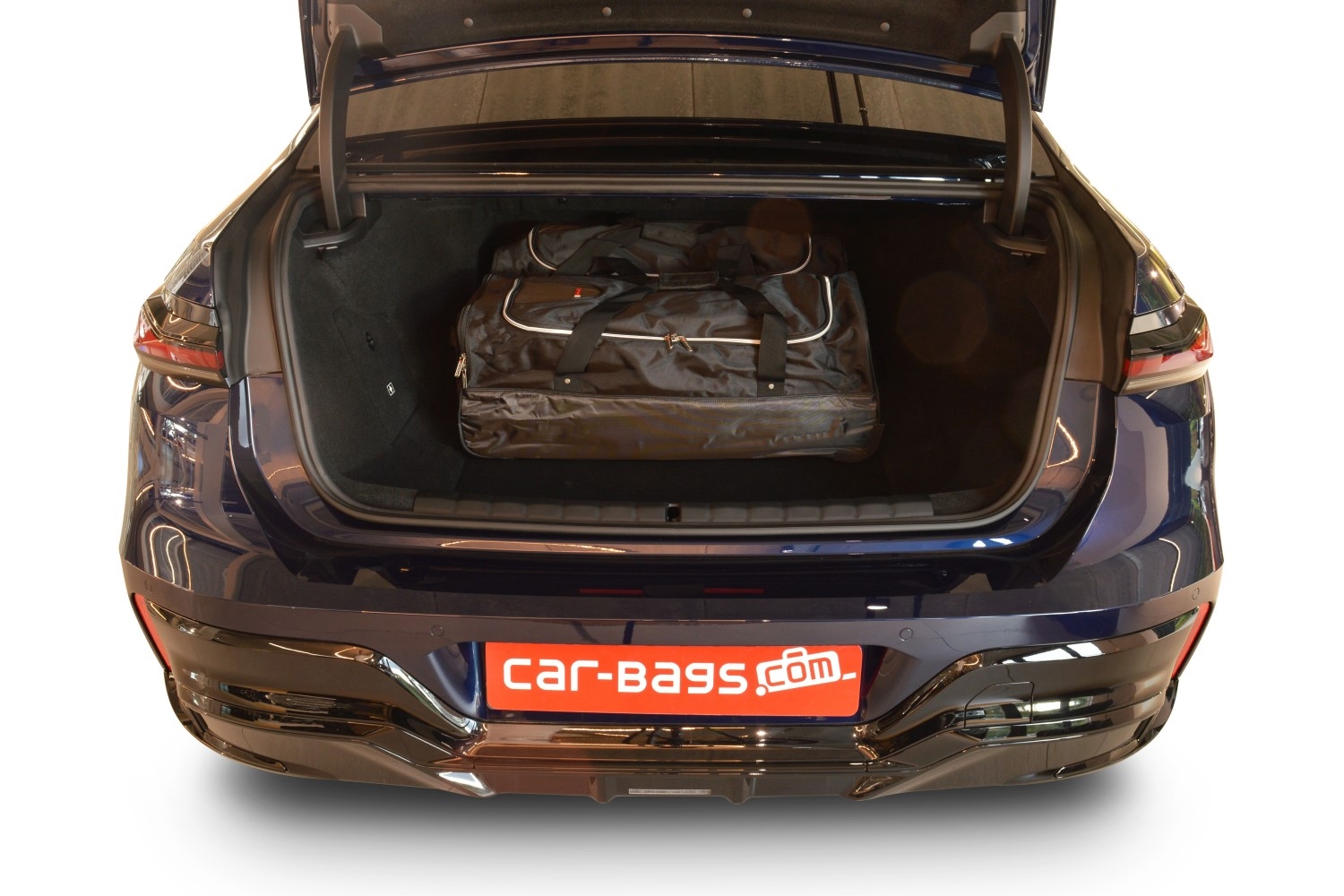 Car Bags B17301S BMW i7 -G70- 4-Tuerer Bj- 22- Reisetaschen Set- Auf Ihr Auto massgeschneidert- Das Original